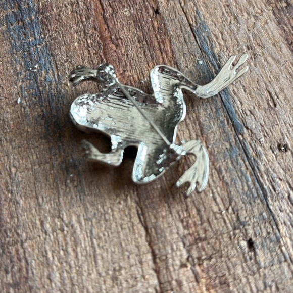 Rhinestone Frog Brooch - Picture 2 of 6